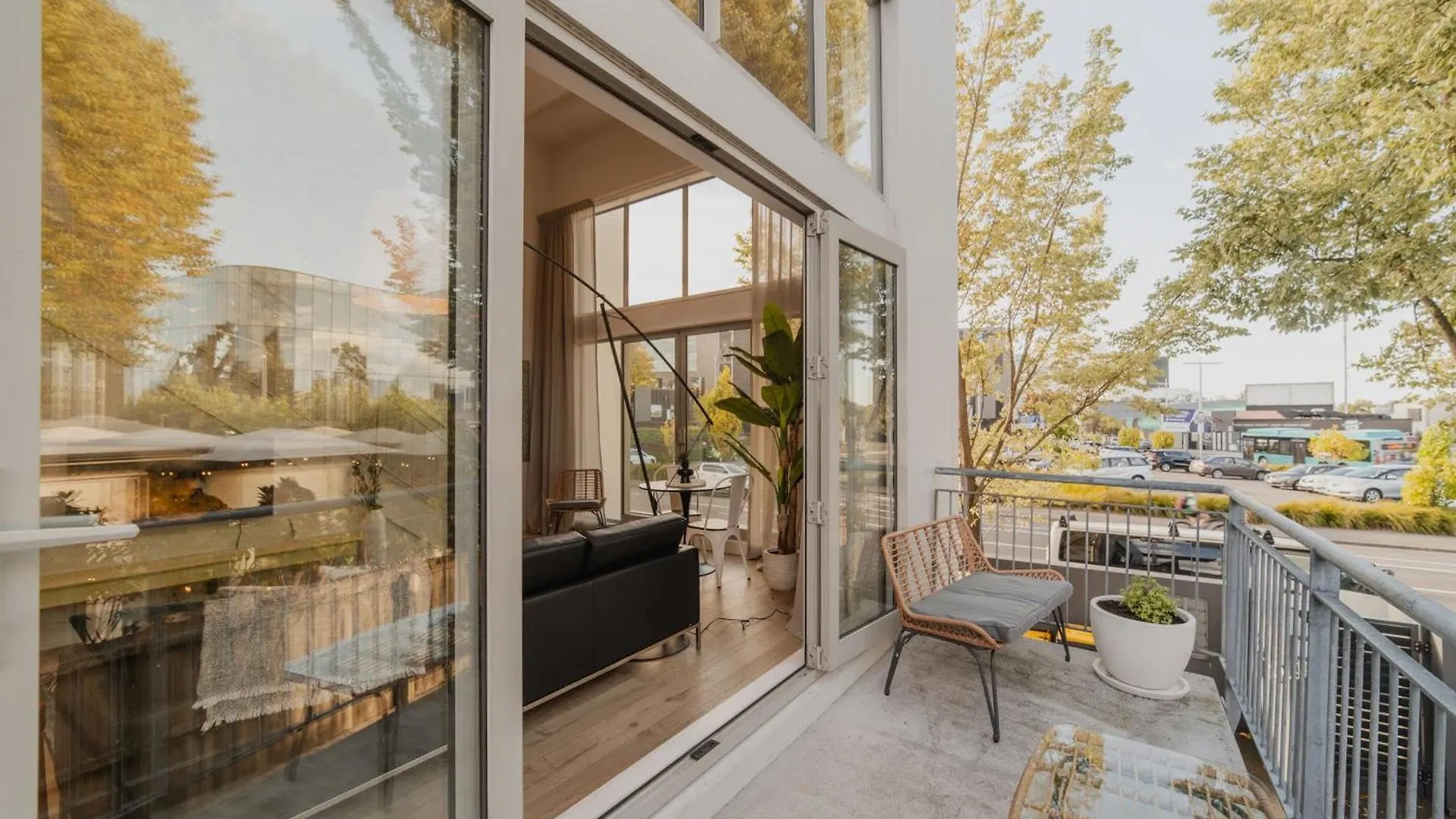 Cbd Edge - 2Br Home With Balcony Sleeps 4 Крайстчёрч Дом отдыха